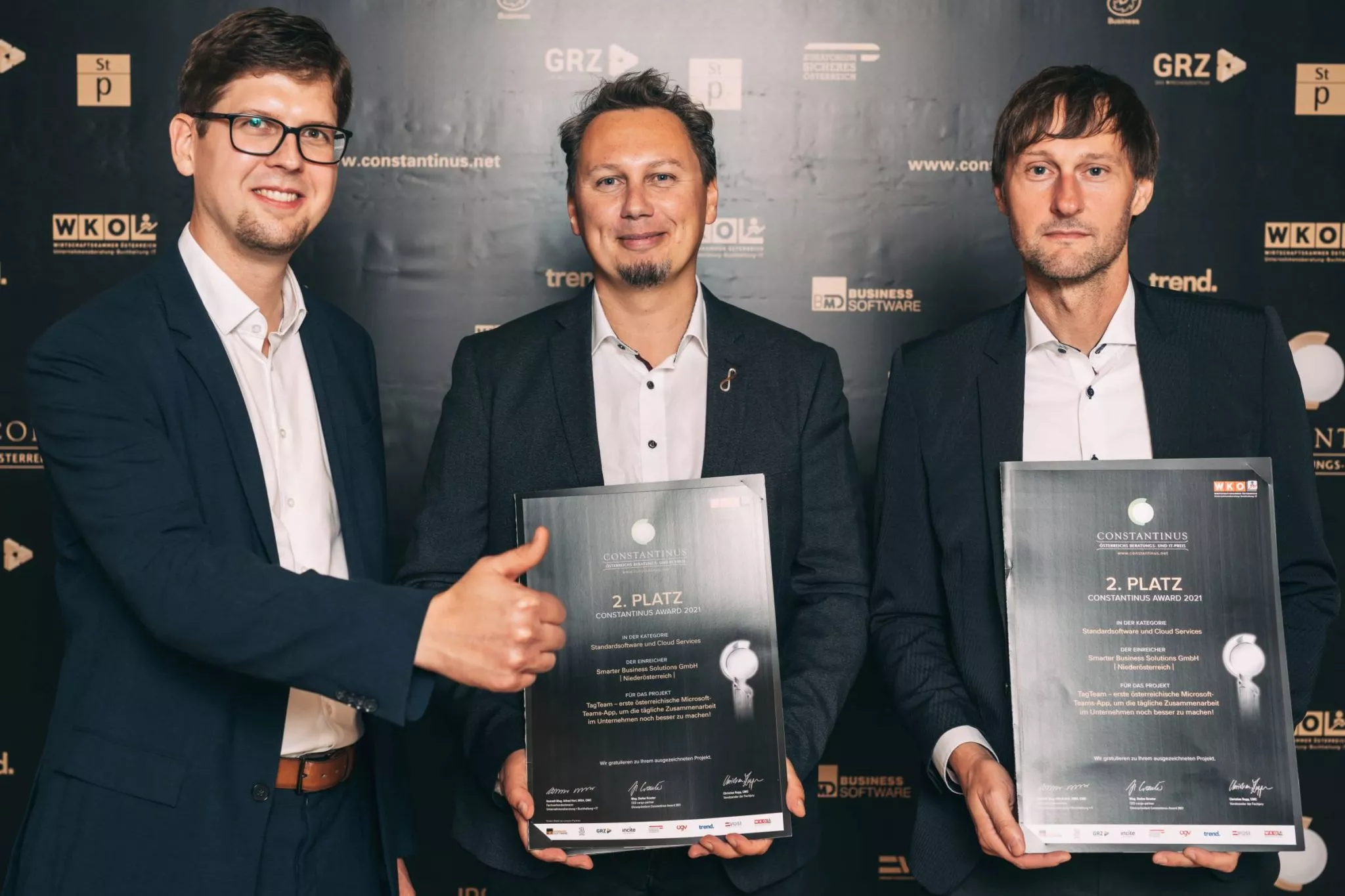 A big thank you to Mag. Erwin Kraxner (right) and Gernot Zangl (center) from ÖBB, who represented us as clients at the award ceremony.