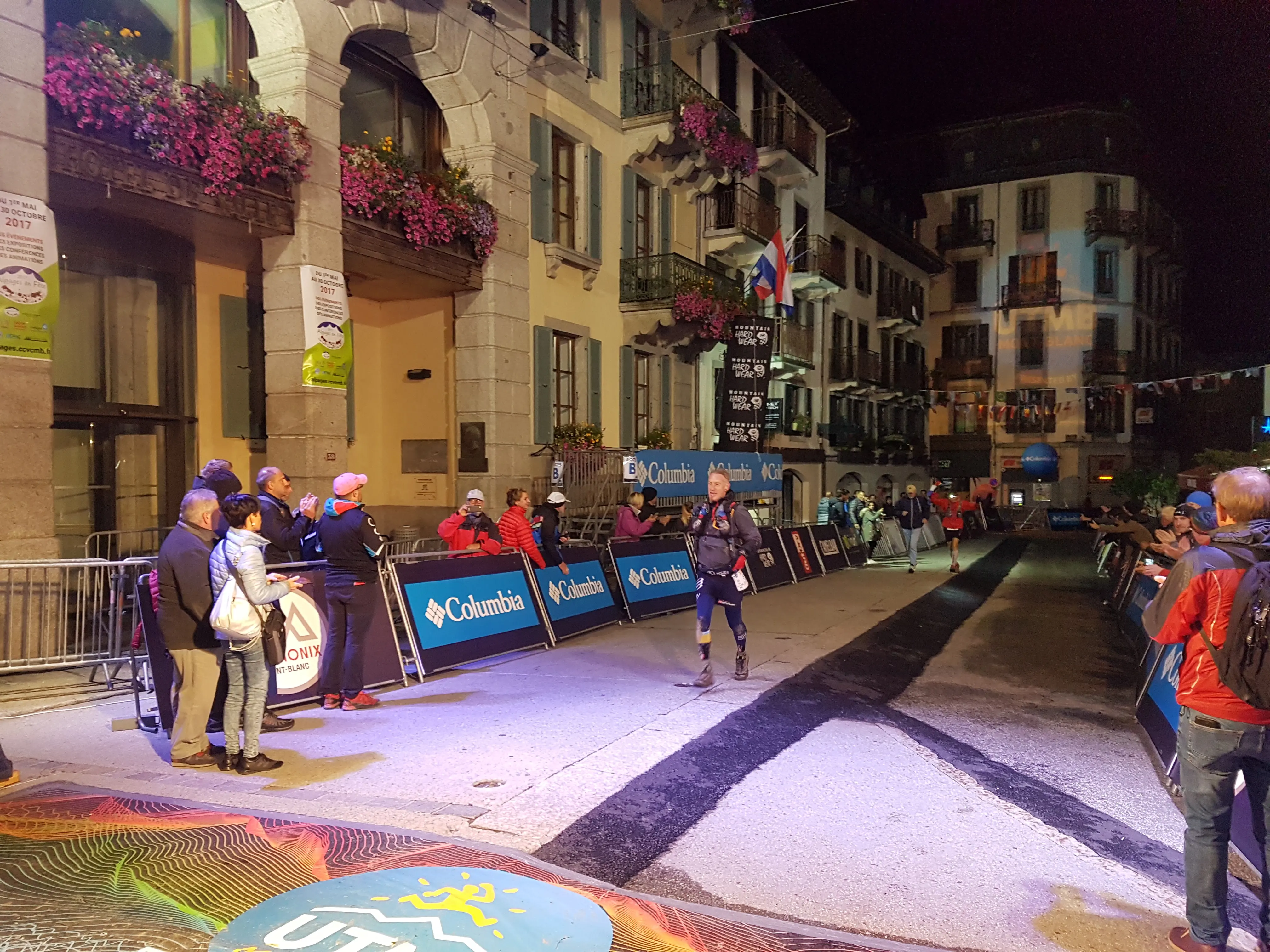 Volker Sauerzapf beim Zieleinlauf UTMB